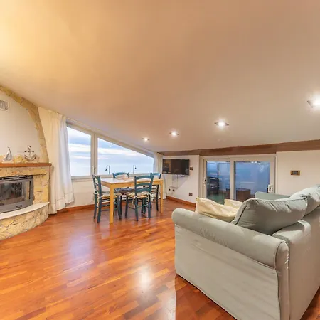 Holiday home Orizzonte In Blu